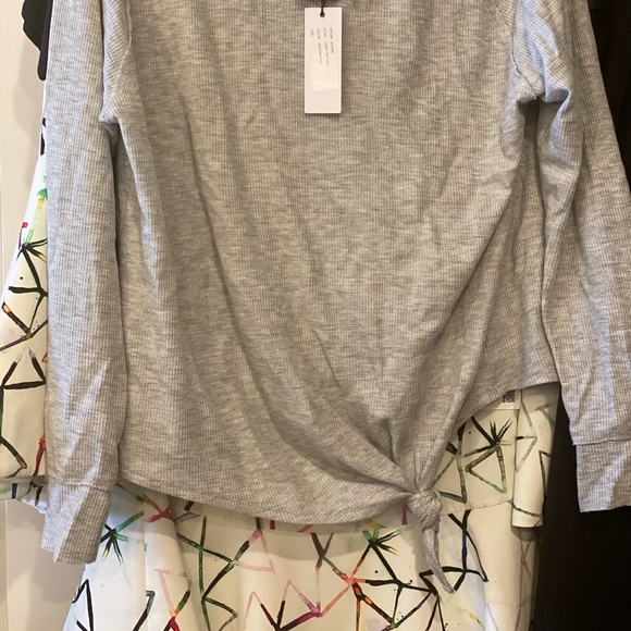 NWT Generation Love Dawn Tie-Front Hoodie Tee Sweater Sold Out Large - Picture 7 of 8